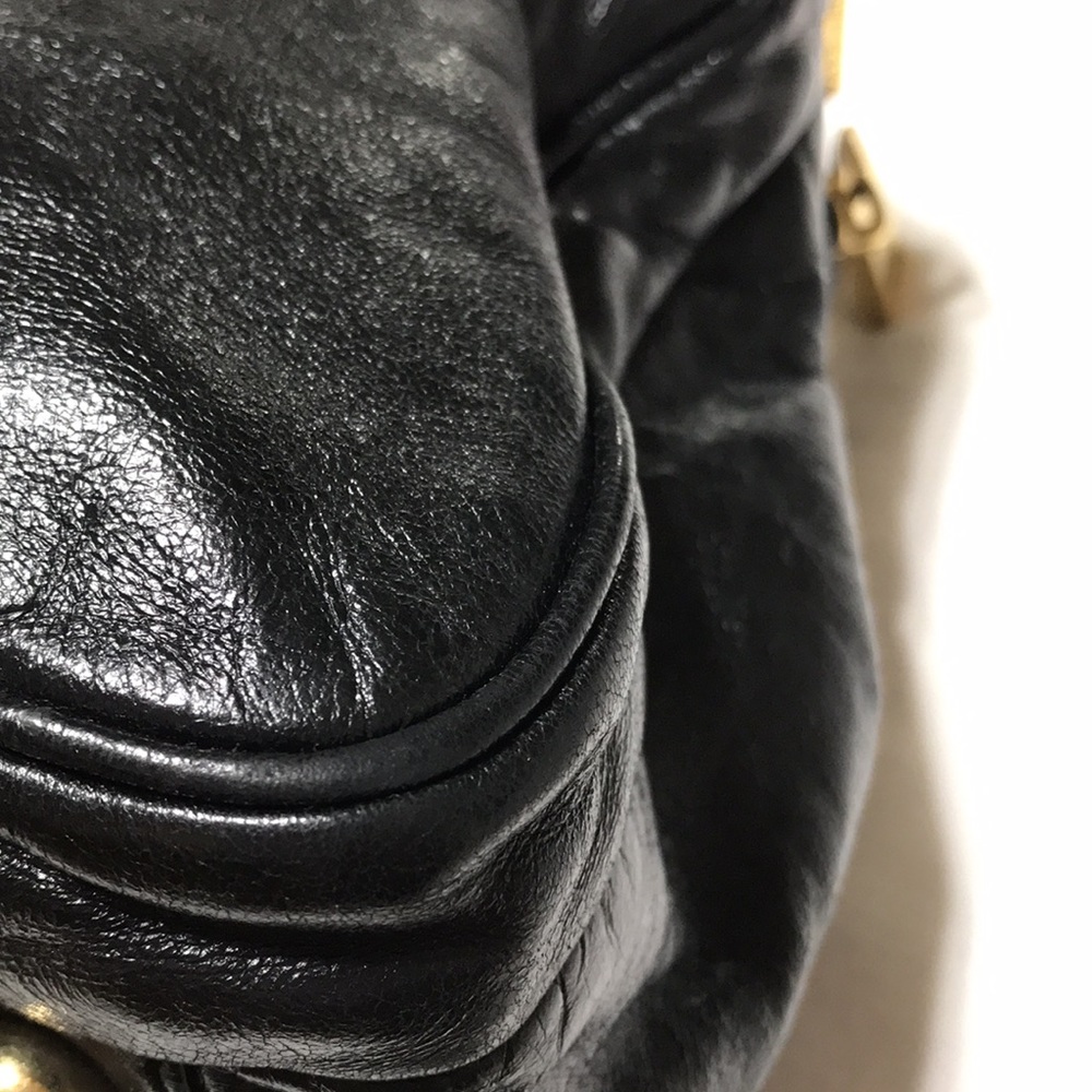 Marc Jacobs triple compartment satchel with double lock and gold tone hardware. - Picture 7 of 16